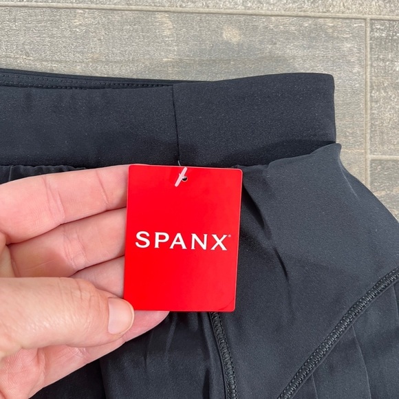 NEW Spanx Get Moving Pleated Skort Black - Picture 8 of 12